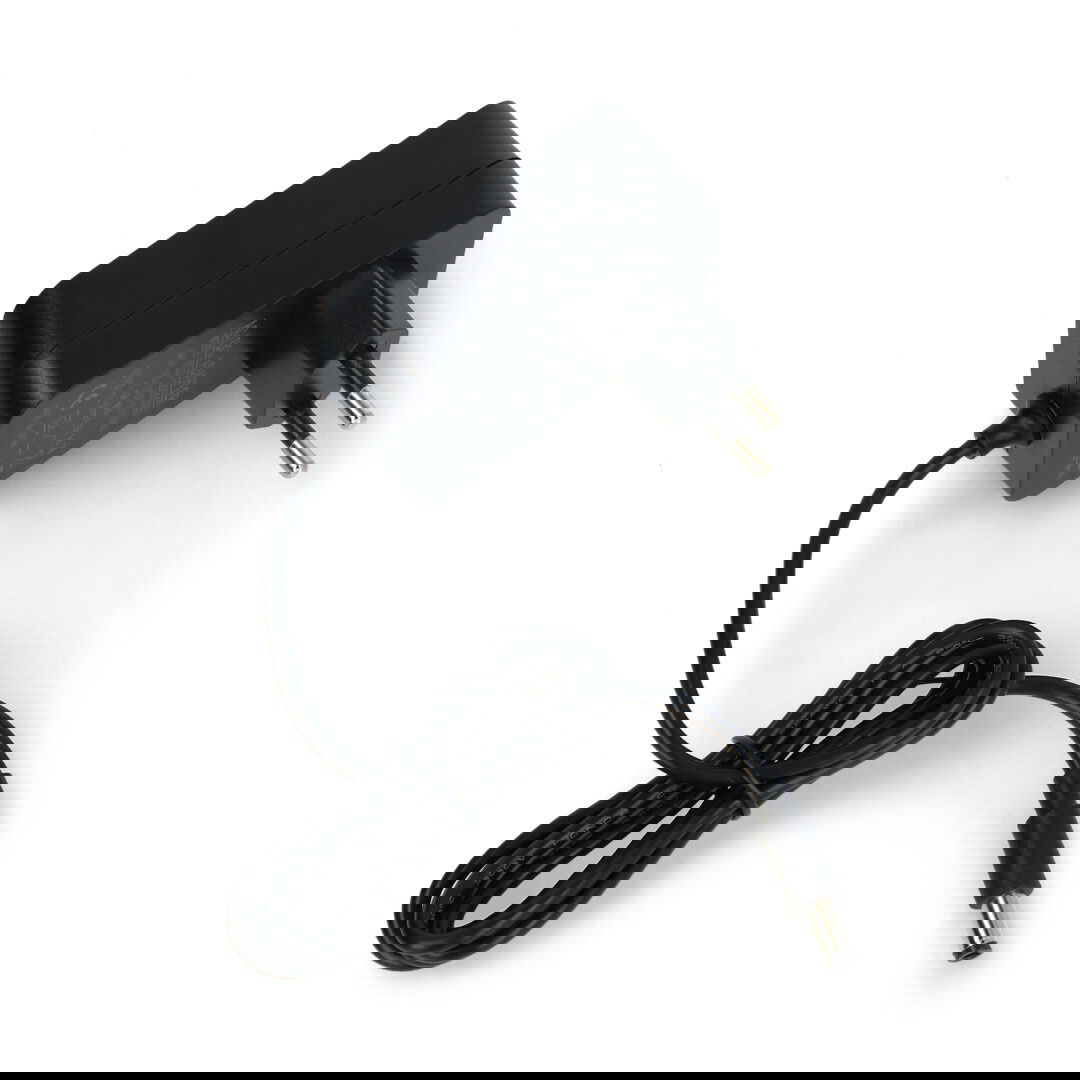 Spínaný zdroj 12V / 3A - DC vidlice 5,5 / 2,5mm