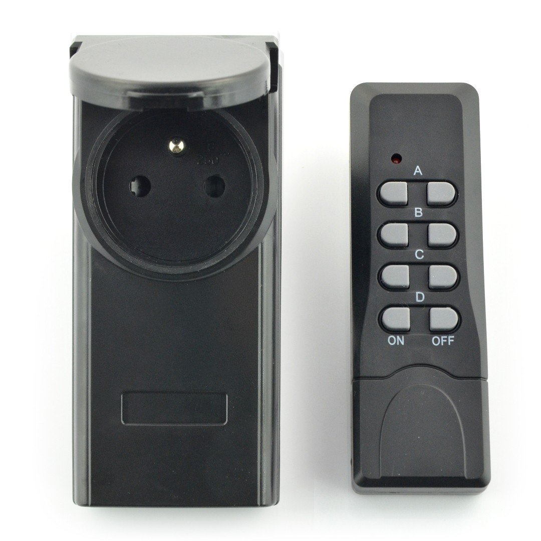 Síťová zásuvka ovládaná dálkovým ovládáním 1000 W, externí s krytem - 1 ks.