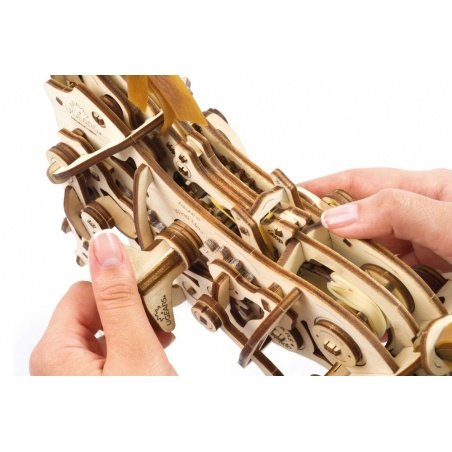 Kůň-mechanoid - mechanický model pro montáž - dýha - 410 prvků Kůň-mechanoid - mechanický model pro montáž - dýha - 410 prvků