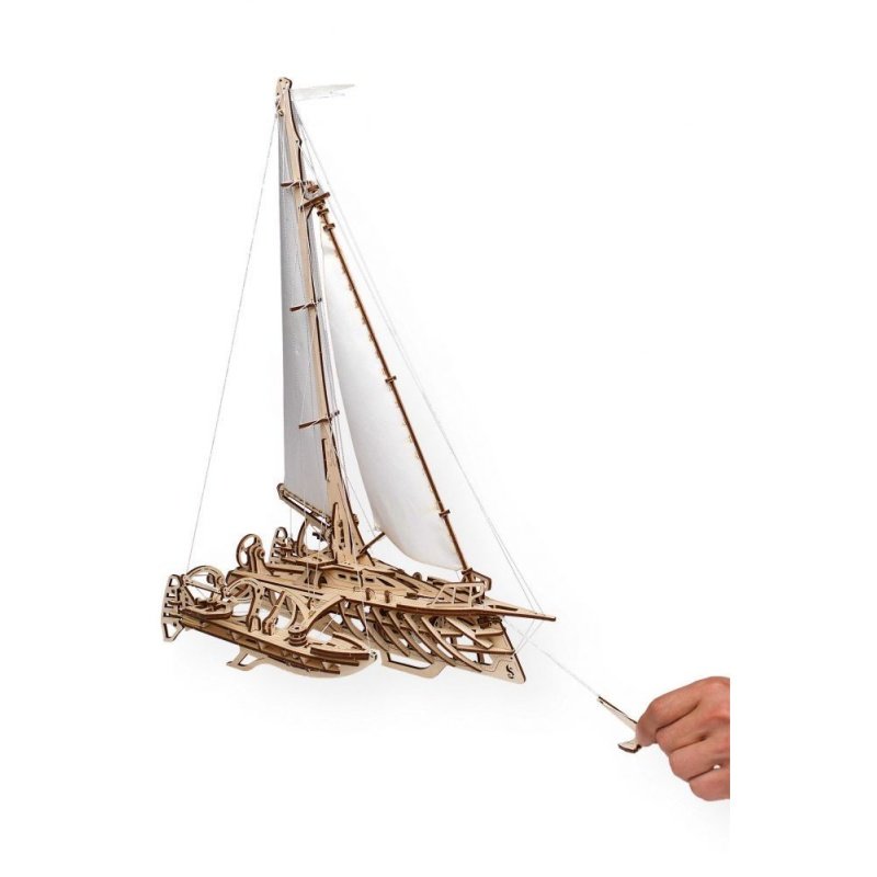Trimaran Merihobus - jachta - mechanický model pro montáž -