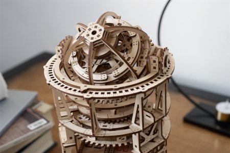 Ugears - dřevěné 3D puzzle.