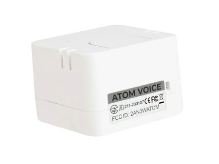 M5Atom Voice je vybaven reproduktorem, mikrofonem a také programovatelným tlačítkem a LED diodami indikujícími stav zařízení.