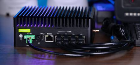 reComputer Industrial R2235-12 - Edge AI / IoT NVR s Raspberry Pi CM5 a Hailo-8 26 TOPS - 16 GB - Seeedstudio 100077451